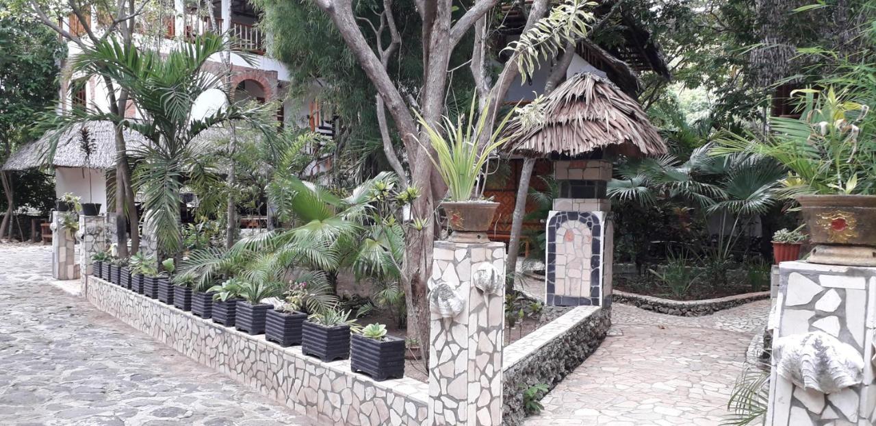 Mangga Lodge Bira Exterior foto